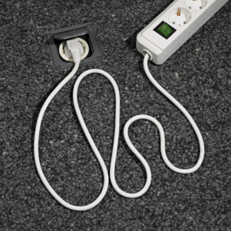 Regleta con interruptor 6 tomas blanco 1,5m H05VV-F 3G1,5