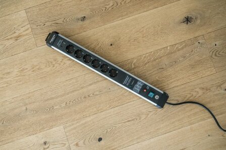 Regleta contra subidas de tension 60.000 A con funcion de carga Power Delivery USB Enchufes 6 3m H05VV-F 3G1,5