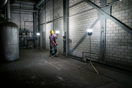 Foco LED movil a bateria 360&deg; BF 3000 MA 3000lm, IP54