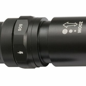 Linterna TL 400 AFS IP44 con enfoque LED, bateria y selector CREE-LED 430lm