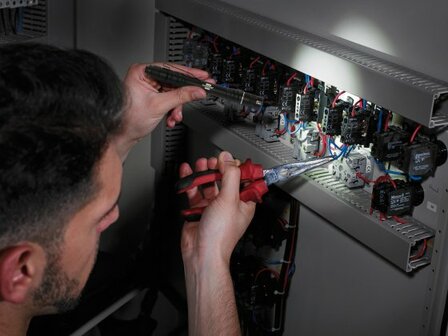 Linterna LED TL 210 F, IP44, 180 lm