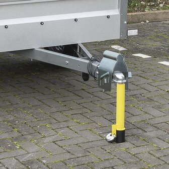 Poste de estacionamiento para remolque o caravana
