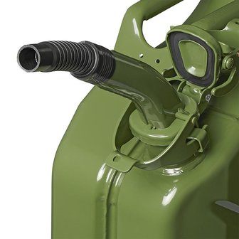 Pico vertedor metalico verde flexible apto para gasolina y diesel