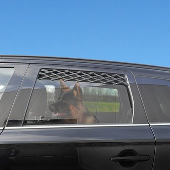 Rejilla de ventilacion de la ventana del automovil