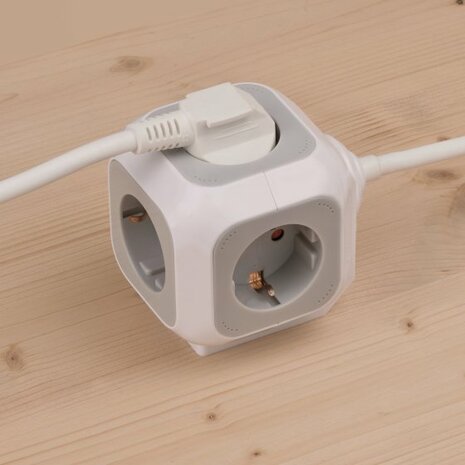 Ladron multiple en forma de cubo enchufes 4, 1,4m H05VV-F 3G1,5