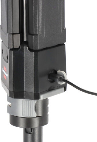 Foco de obra LED recargable con tripode, 2500 lm, IP65