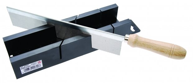 Caja de ingletes de plastico 245 x 65 x 48 mm con sierra fina