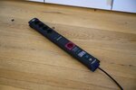 Regleta automática de proteccion contra sobretensiones 60.000A 5 veces 1 toma principal 4 tomas siguientes negro 3m H05VV-F 3G1,5