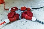 Distribuidor de corriente con adaptador CEE 400V 16A